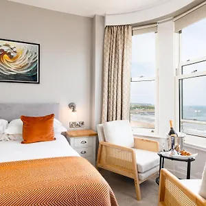 https://the-clarence-gardens.yorkshirehotels.net